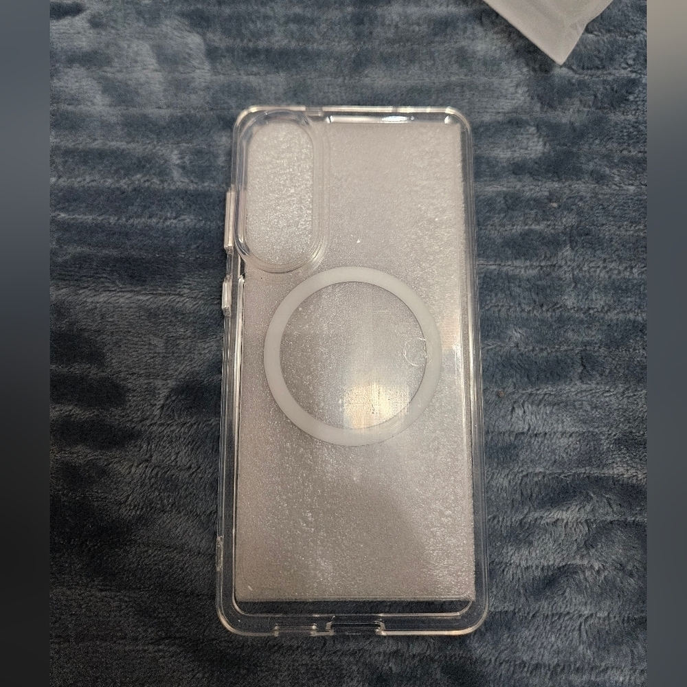 S25 Edge Clear Protective Phone Case With Small Defect!